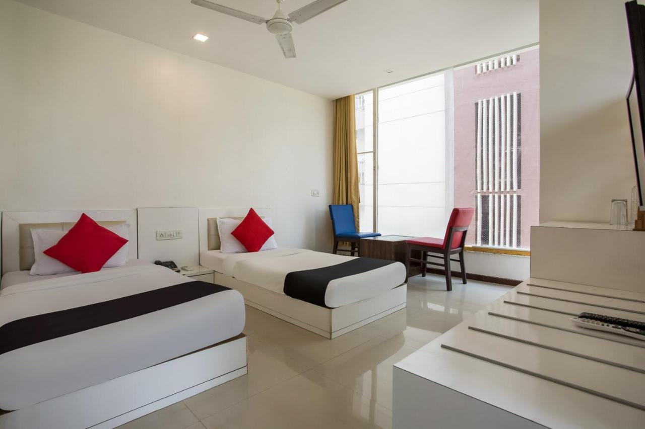 Capital O 35557 Hotel Aura Βομβάη Εξωτερικό φωτογραφία