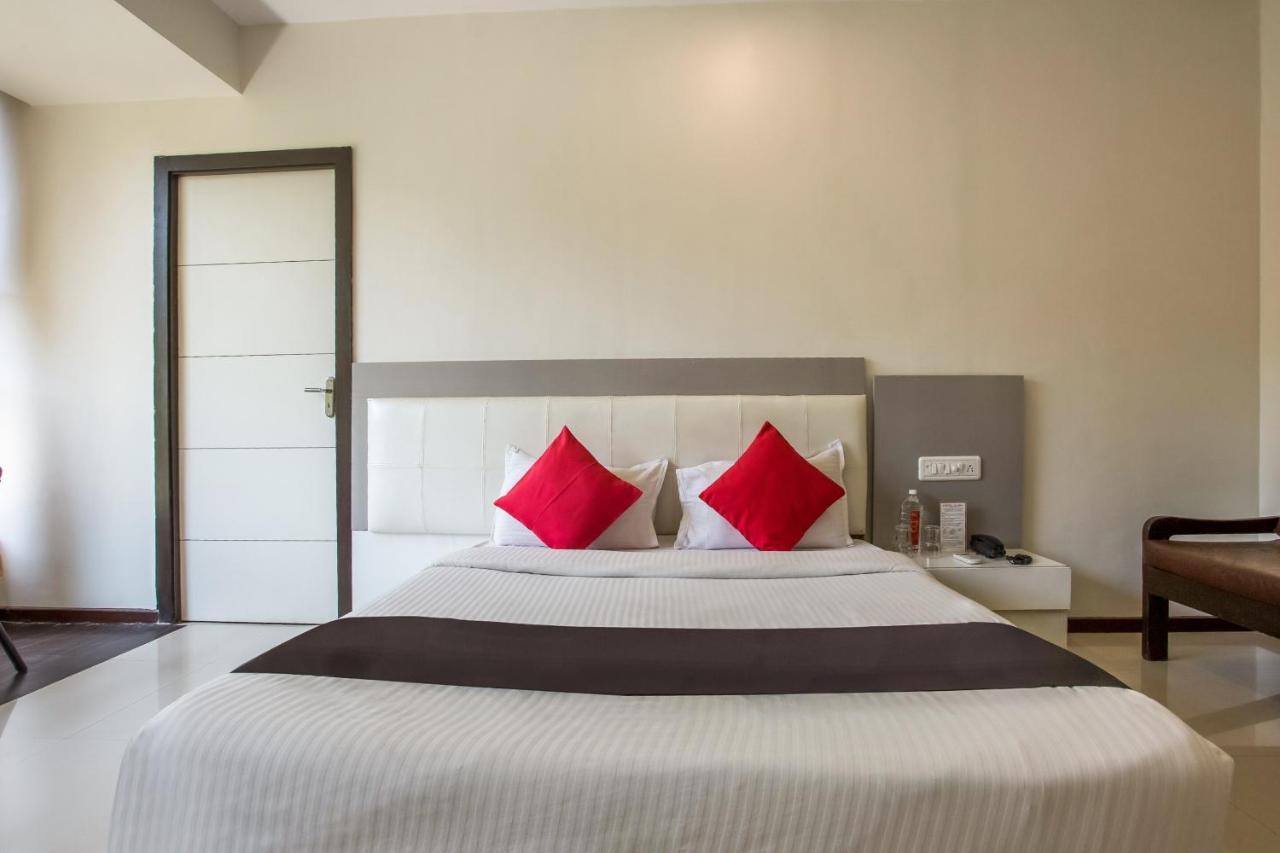 Capital O 35557 Hotel Aura Βομβάη Εξωτερικό φωτογραφία