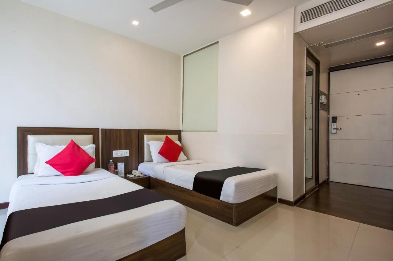 Capital O 35557 Hotel Aura Βομβάη Εξωτερικό φωτογραφία